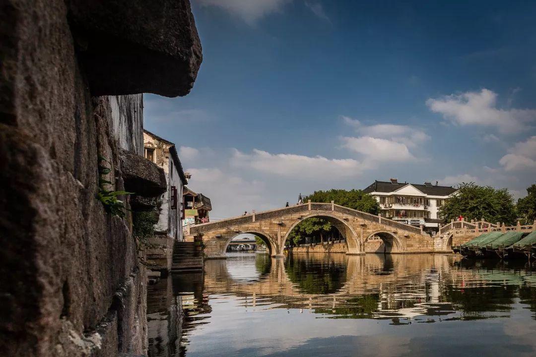 地板冒岩浆无敌版